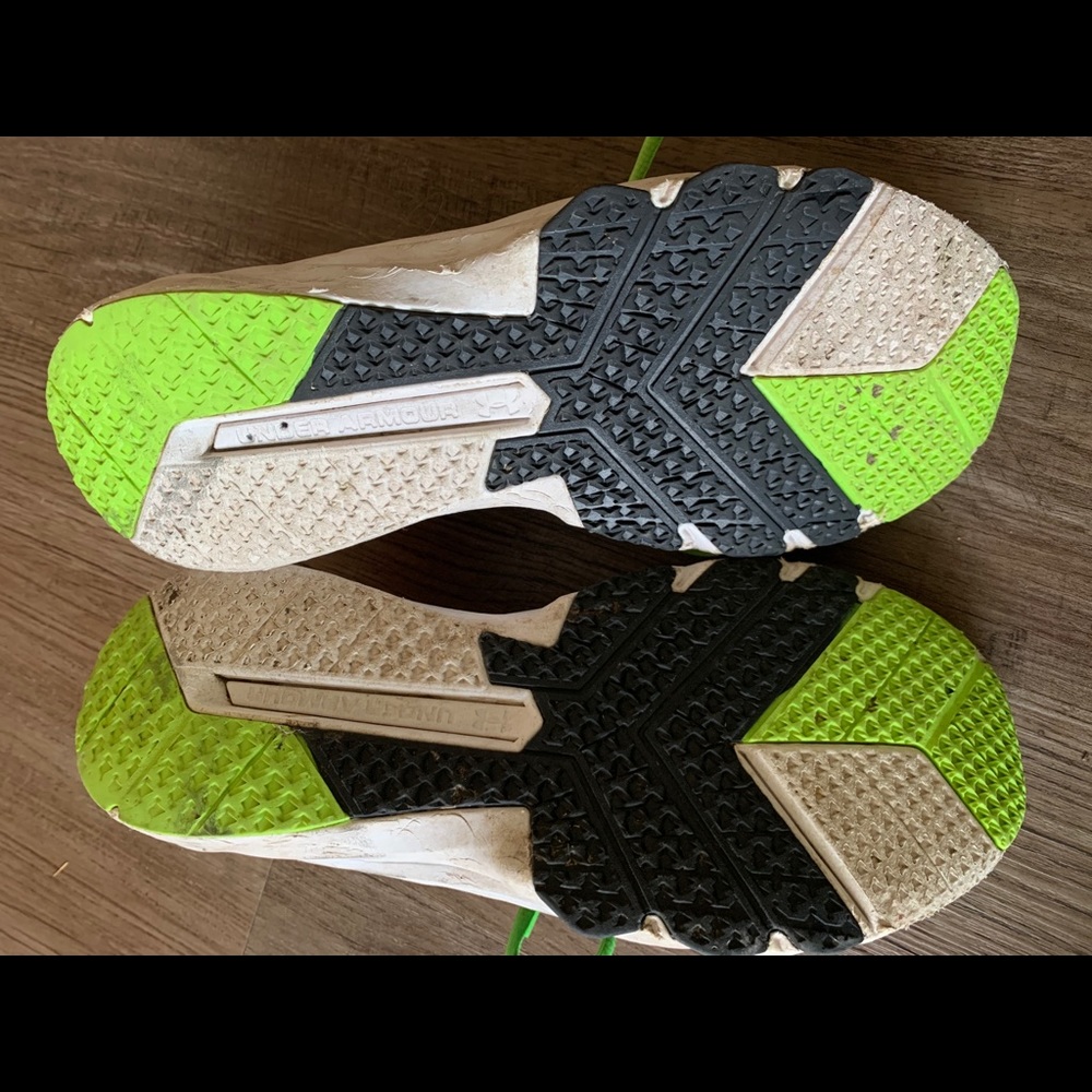 Sneakers - Picture 3 of 4